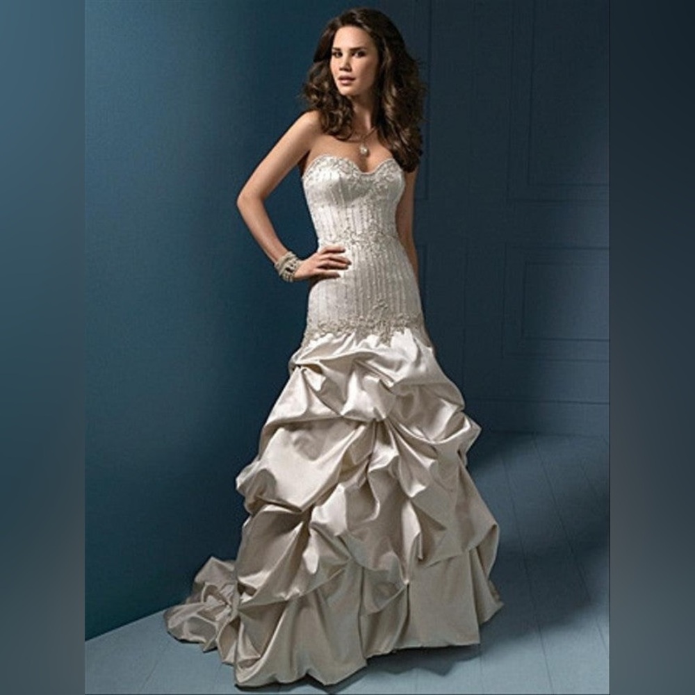 NWOT Sample Sapphire Alfred Angelo Couture Strapless Metallic Gown #812